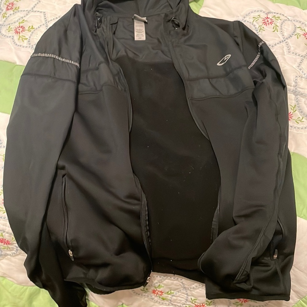 Black wind breaker champion